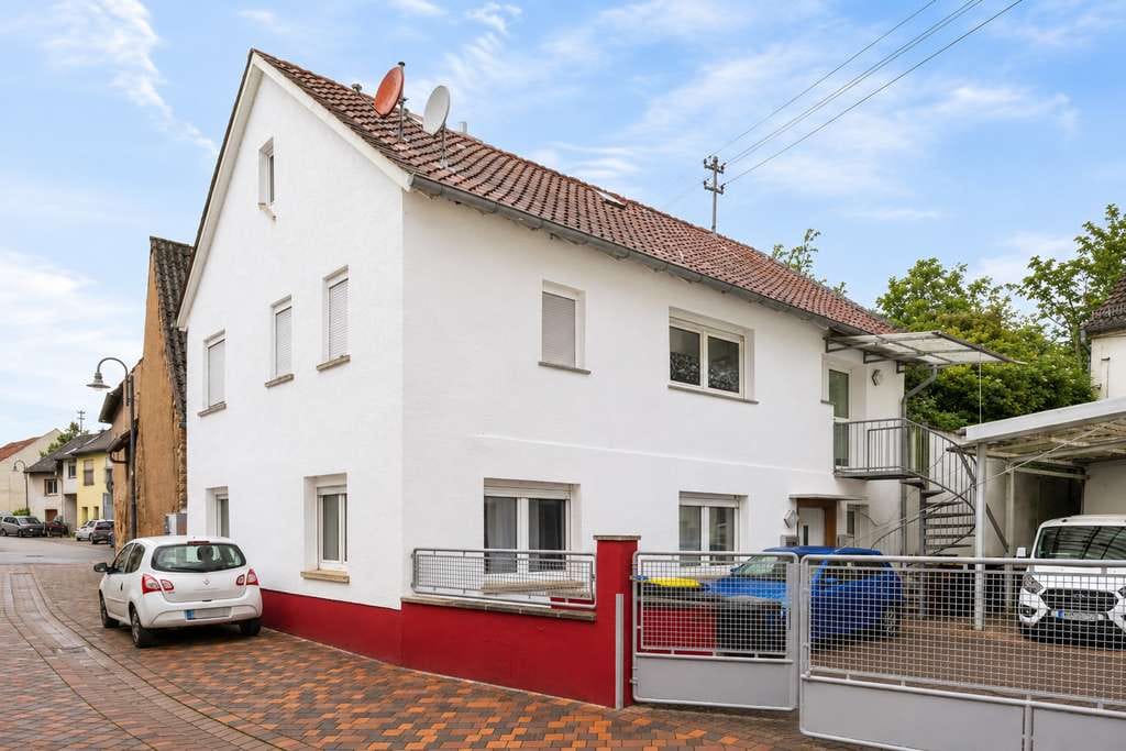 Immobilie in Weinsheim - Ein Haus mit Geschichte – zwei Wohnungen, viele Möglichkeiten im idyllischen Weinsheim - Bild 0