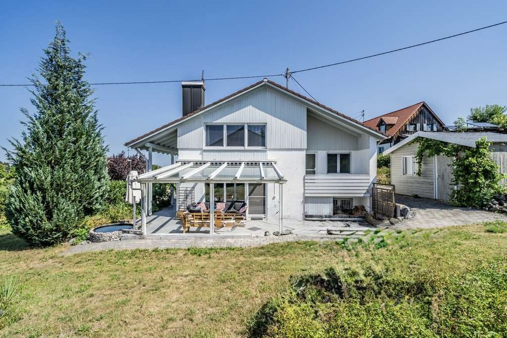 Immobilie in Pürgen - Lichtdurchflutetes Einfamilienhaus mit großzügigem Platzangebot in ruhiger Lage in Pürgen - Bild 0