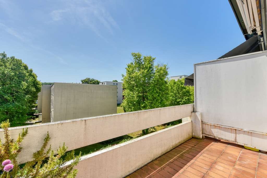 Immobilie in Leinfelden-Echterdingen - +++ Fernblick - 3.OG (DG) mit Süd-Blk. - hell & sonnig - modernisierungsbedürftig - EBK & TG-Box +++ - Bild 4