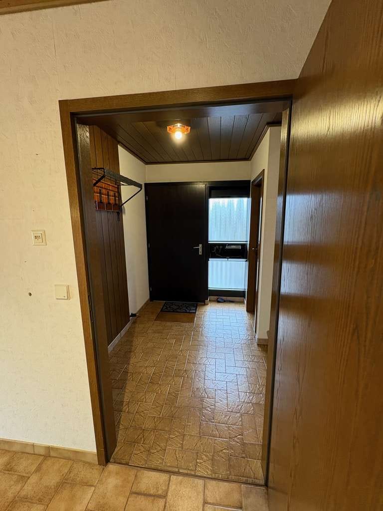 Immobilie in Villingendorf - Einfamilienhaus mit Einliegerwohnung, Garage und Garten in Villingendorf - Bild 2
