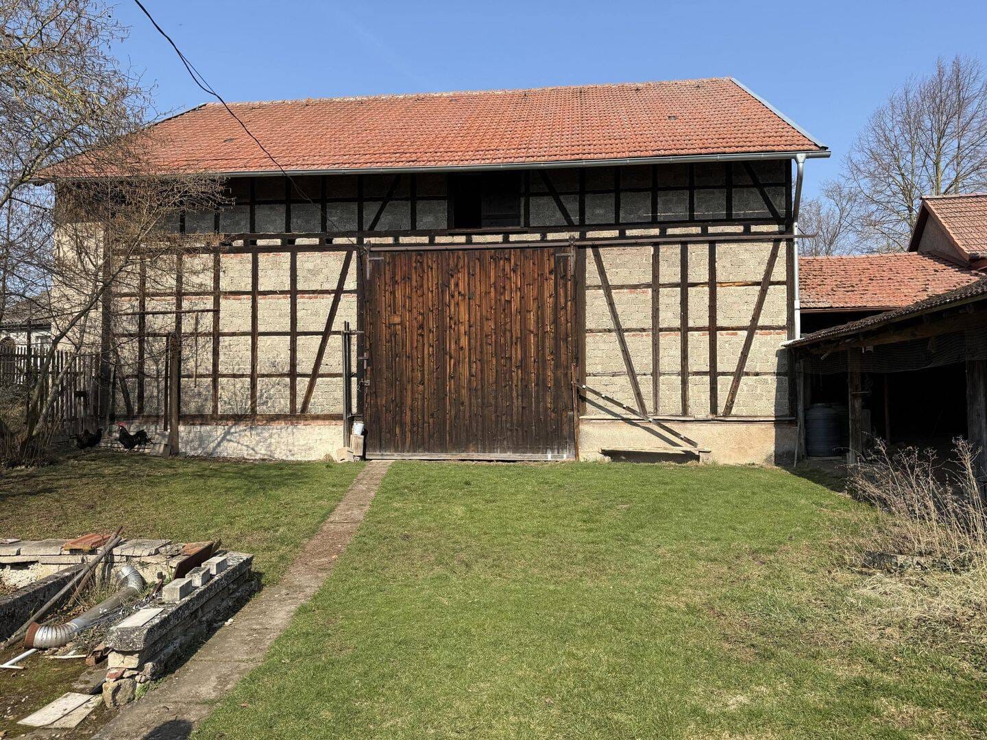 Immobilie in Hörsel - Platz für Mensch & Tier: Charmantes Bauernhaus mit großer Scheune und Koppelmöglichkeiten - Bild 1