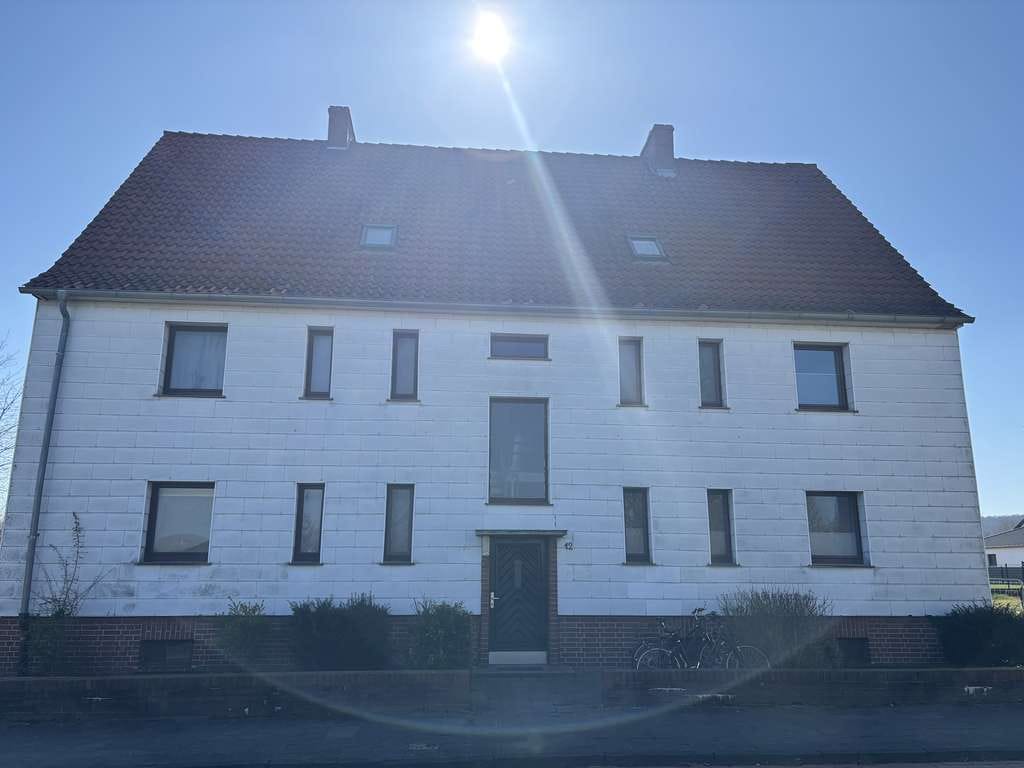 Immobilie in Grasleben - Renditestarkes Mehrfamilienhaus mit 5 Wohnungen in ruhiger Lage Nähe Helmstedt / Wolfsburg - Bild 0