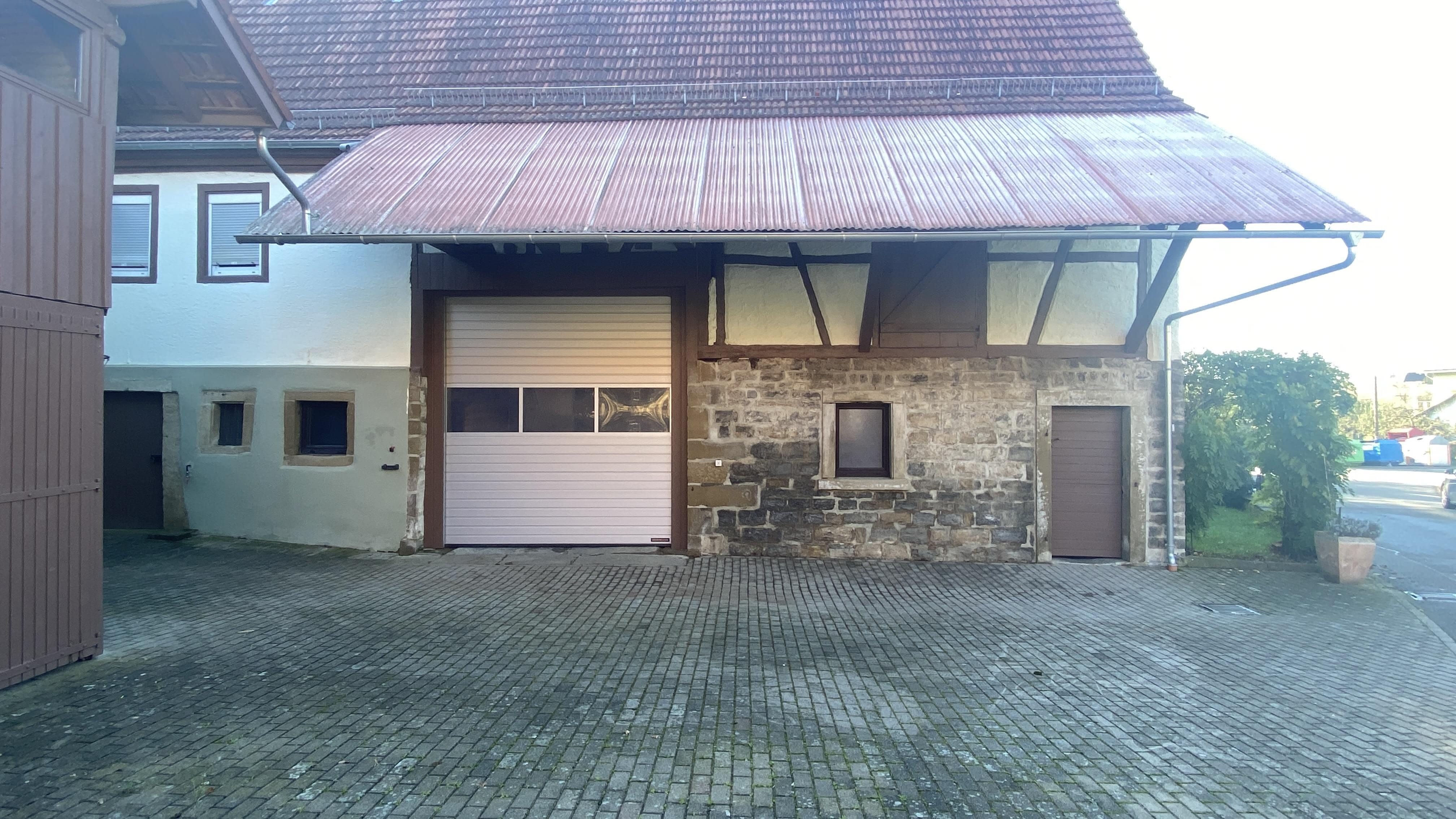 Immobilie in Kirchardt - Bezugsfreies Anwesen mit großer Scheune und Raum für neue Wohnideen - Bild 1