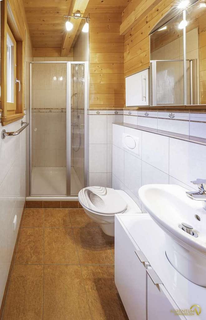 Immobilie in Bayerbach b. Ergoldsbach - Geschmackvolles A+-Holzmassivhaus mit 250 m², inkl. Einliegerwohnung & PV mit Speicher - Bild 4