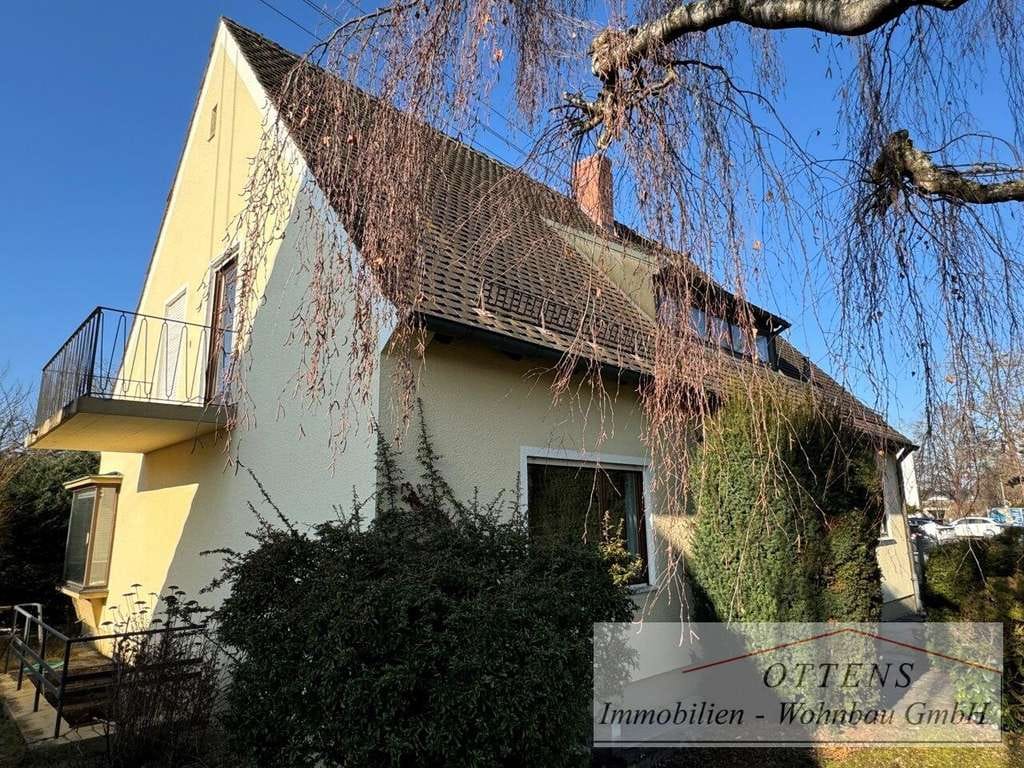 Immobilie in Friedberg - Renovierungsbedürftiges Ein- bis Zweifamilienhaus hervorragende Lage in Friedberg-West - Bild 0