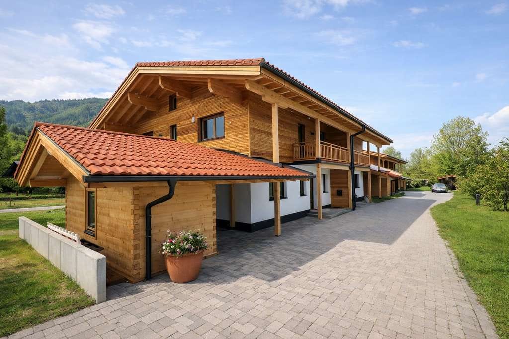 Immobilie in Gmund - Exklusives Bio-Blockhaus mit alpinem Charme und modernem Wohnkomfort - Bild 0