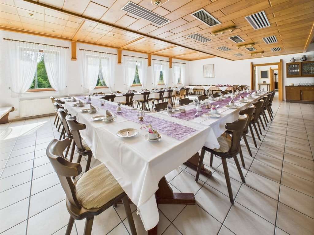 Immobilie in Ölbronn-Dürrn - TOP Potential: Pension + Gastro + Wohnhaus  + Scheune auf 11.800 qm | Ölbronn - Bild 2