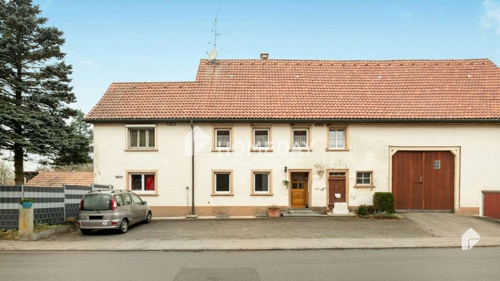Immobilie in Wutach - Gepflegtes Bauernhaus mit Charme & Potenzial: 2200 m² Grundstück, Scheune & Wohnmöglichkeiten - Bild 0
