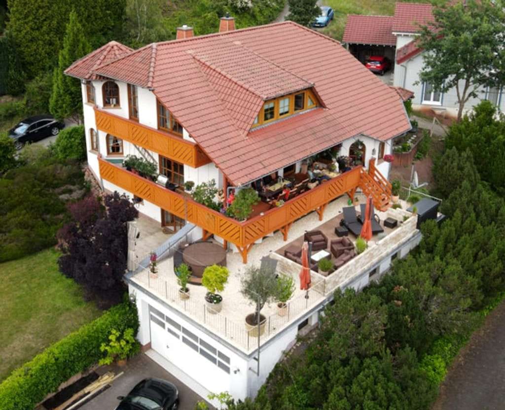 Immobilie in Mehlbach - MG - Herrschaftliches Anwesen mit großzügigem Grundstück und extragroßer Garage - Bild 1
