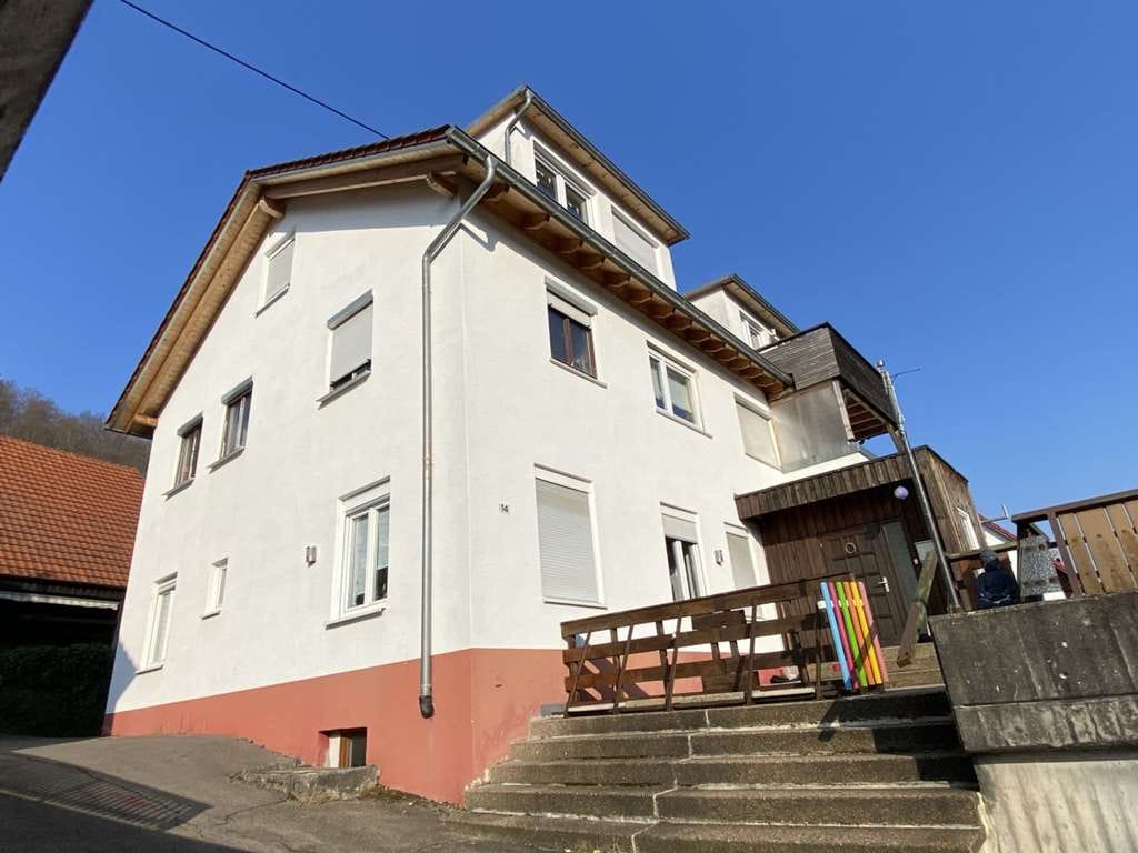 Immobilie in Murrhardt - Top saniertes, gepflegtes 3-4-Familienhaus in Murrhardt - Terrasse - 2 Balkone - 4 Garagen - Keller - Bild 0