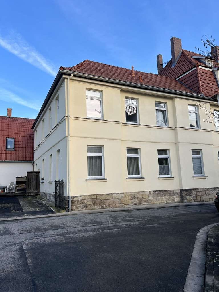 Immobilie in Coburg - Ca. 8% Rendite , 4 Wohnungen, 2 Garagen, 1 Lager - Bild 2