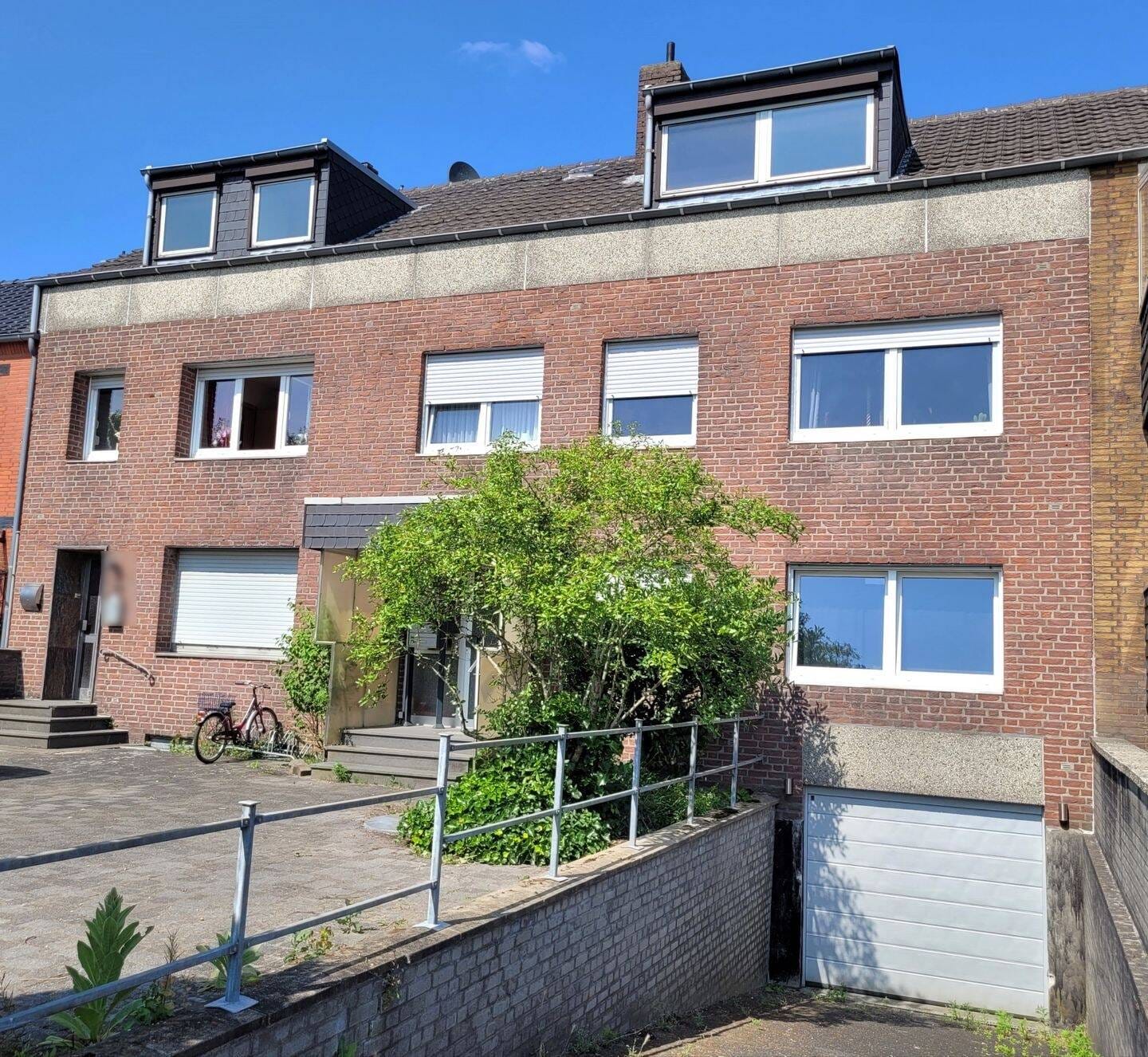 Immobilie in Goch - Attraktives Mehrfamilienhaus mit fünf Wohneinheiten in ruhiger Lage - Bild 0