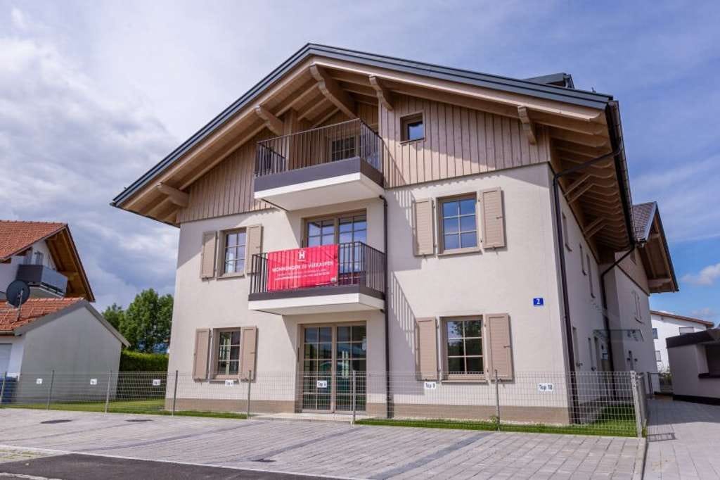 Immobilie in Saaldorf-Surheim - Wohlfühlen auf zwei Ebenen: 2-Zimmer-Maisonettewohnung Top 5 - Bild 0