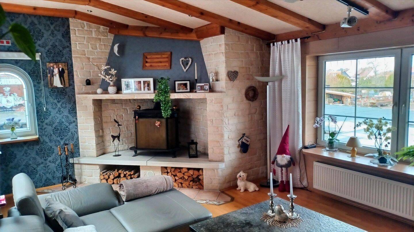 Immobilie in Herzberg am Harz - Charmantes Mehrfamilienhaus mit drei Garagen und Doppelcarport! - Bild 1