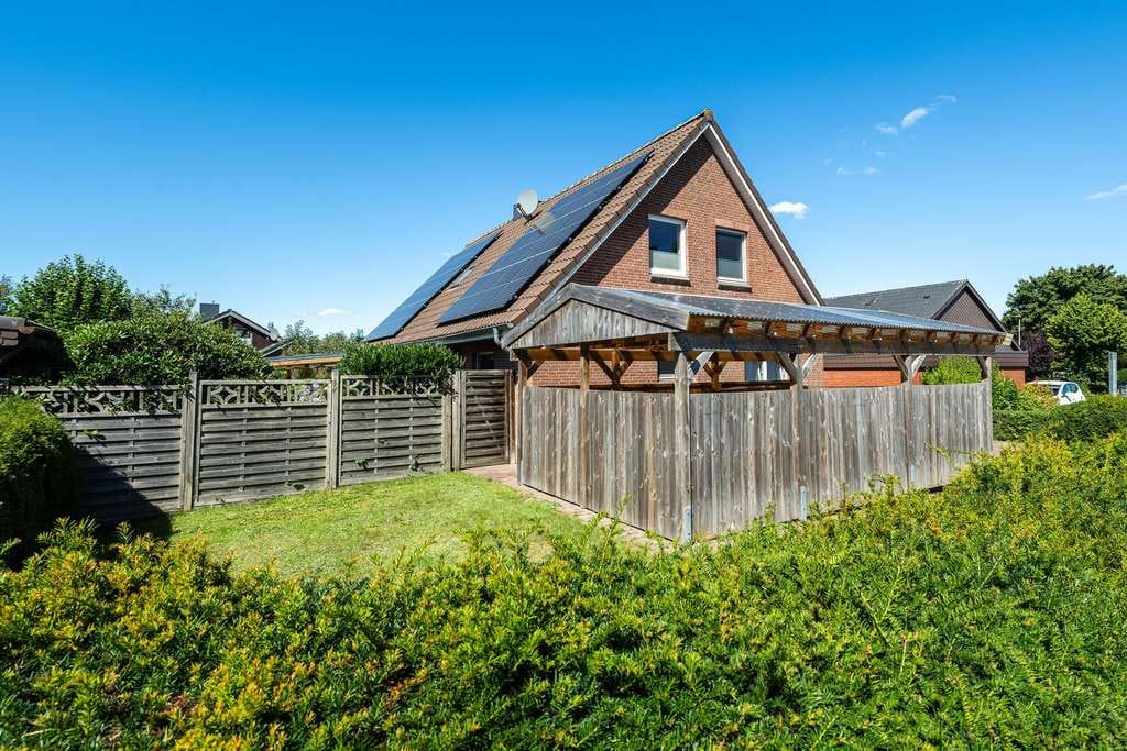 Immobilie in Süderlügum - Energetisch erstklassig saniertes Einfamilienhaus mit Garage in toller Wohnlage - Bild 2