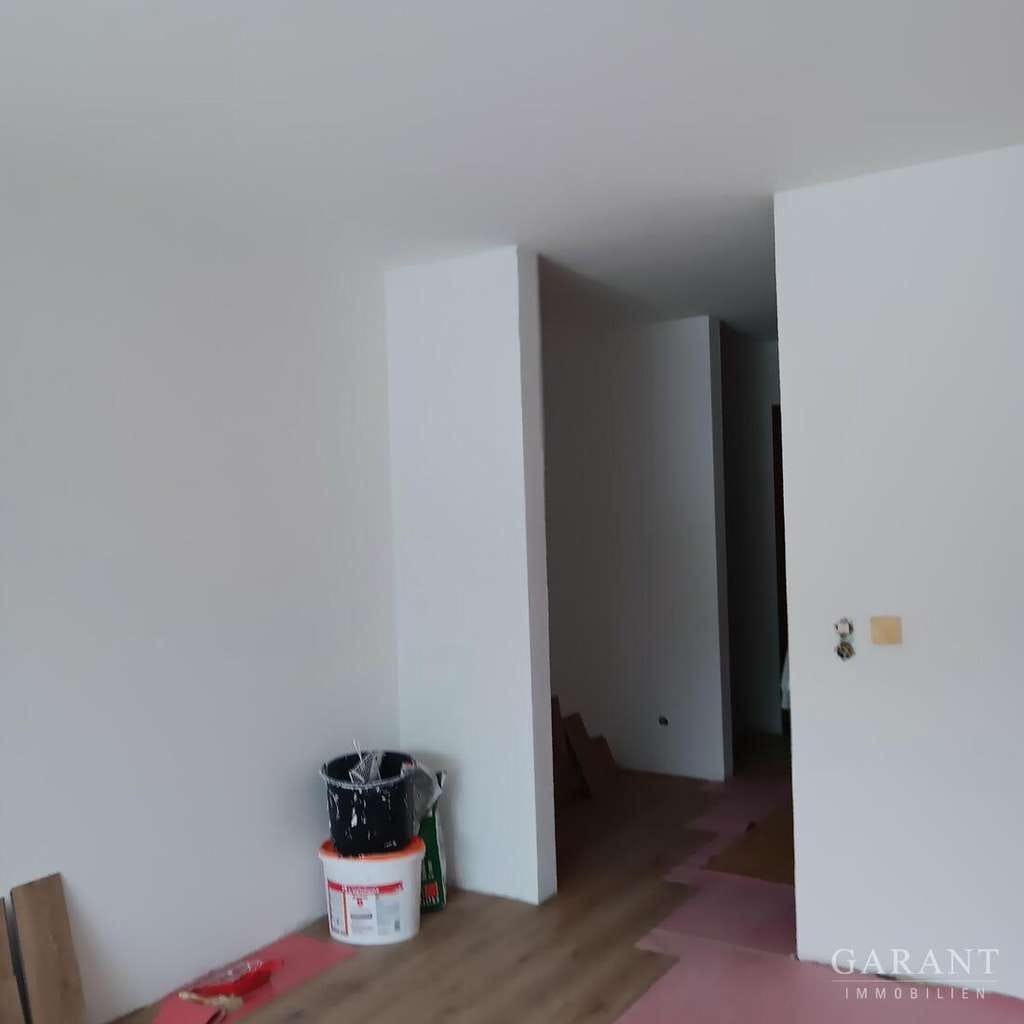 Immobilie in Bad Urach - 1 Zimmer-Wohnung mit Küche und Bad - Bild 2