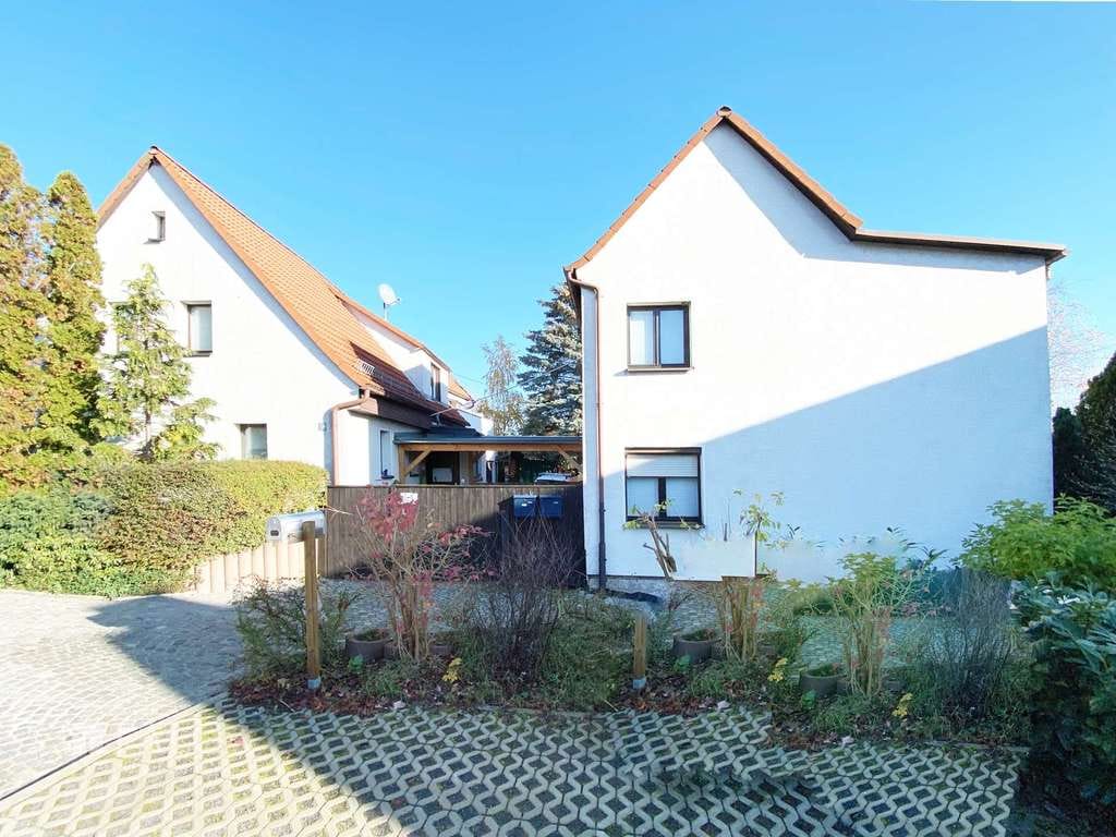 Immobilie in Bad Klosterlausnitz - Ruhiges Familienidyll und viel Platz. Zwei wirtschaftlich getrennte Häuser+ Garten zum Einheitspreis - Bild 2