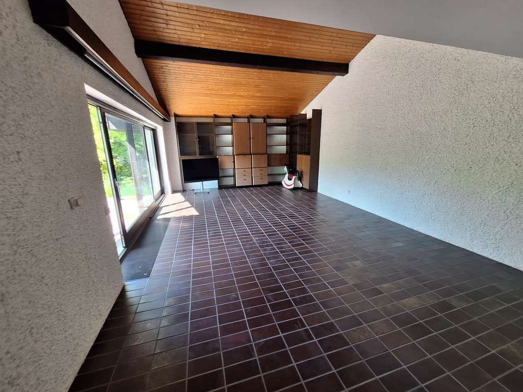 Immobilie in Großniedesheim - Einzigartiges Einfamilienhaus mit Charme und Potenzial im Ulmenweg 8, 67259 Großniedesheim - Bild 2