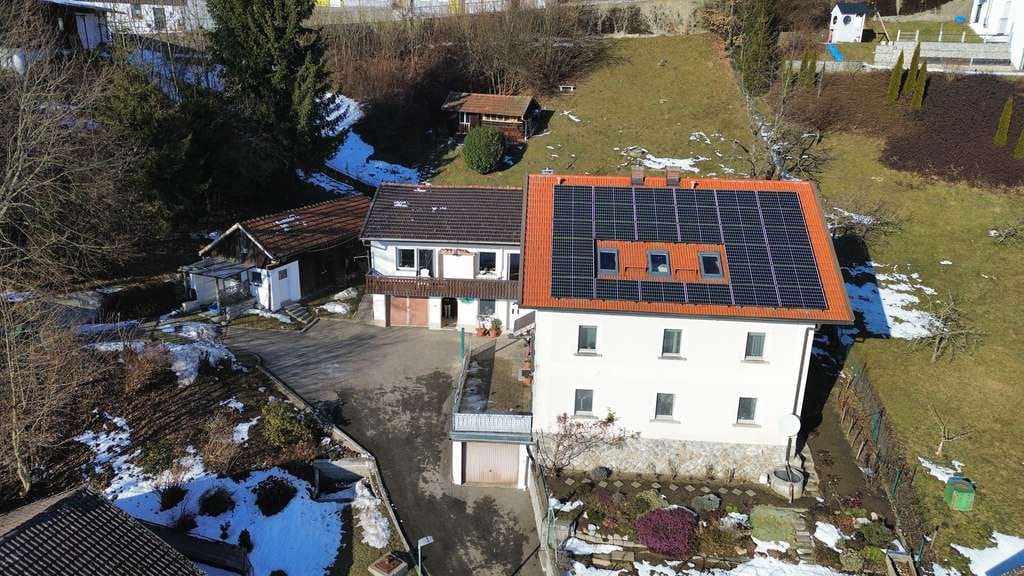 Immobilie in Hauzenberg - Zwei Haushälften - eine  starke Kombination: Mehrgenerationenwohnen mit Panoramablick in Hauzenberg - Bild 0