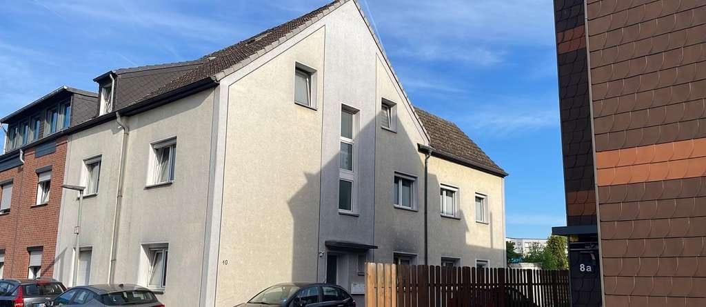 Immobilie in Oberhausen - Das Objekt ist ein klassisches Mehrfamilienhaus in zentraler Lage von  Oberhausen - Bild 0