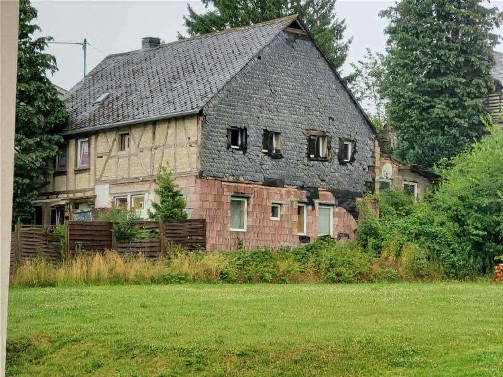 Immobilie in Belg - Einfamilienhaus mit Grundstück & Nebengebäuden in Belg - Bild 0
