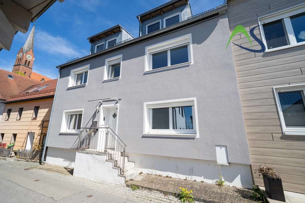 Immobilie in Bad Abbach - Charmantes Familiendomizil mit Donau-Panorama und zwei Terrassen in Top-Lage - Bild 0
