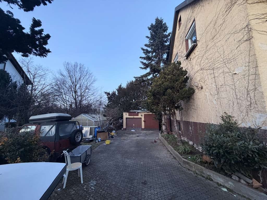 Immobilie in Teningen - MIT POTENZIAL ZUR TEILUNG UND NEUBAU! Freistehendes vermietetes EFH/MFH mit 3 Wohneinheiten, Garagen - Bild 3
