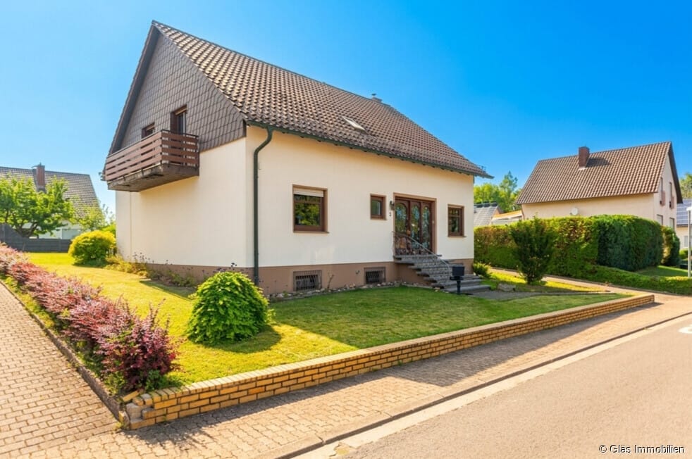 Immobilie in Überherrn - Nähe Saarlouis - Charmantes Einfamilienhaus mit Garage in idyllischer Sonnenlage - Bild 2