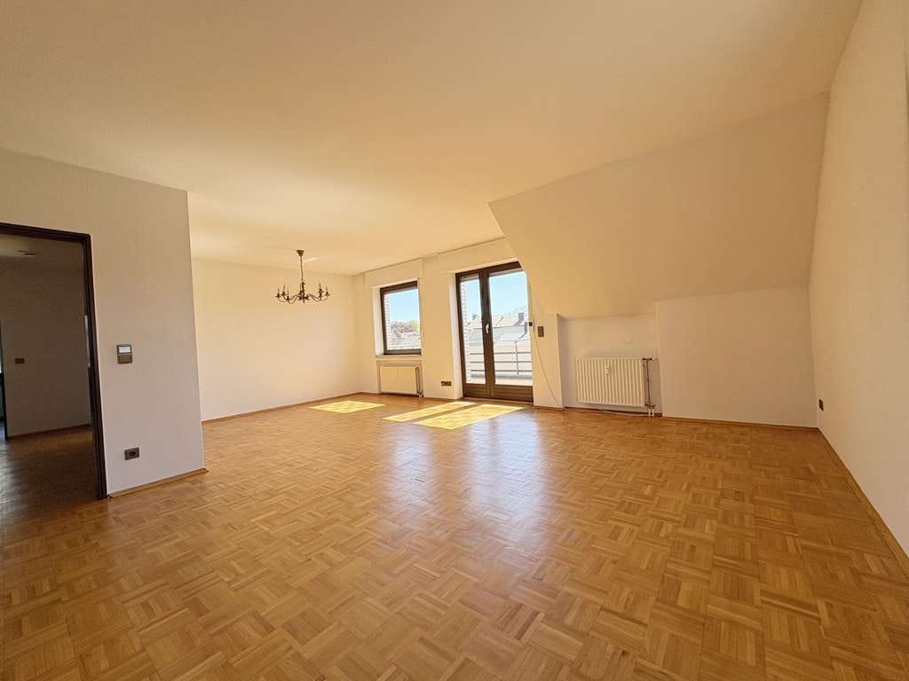 Immobilie in Warendorf - Luftig wohnen mit Weitblick – charmante Dachgeschosswohnung mit Balkon & Garage in Warendorf - Bild 3