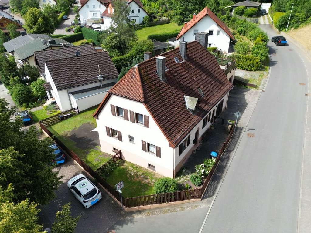 Immobilie in Schmitten - EFH mit zwei ELW, direkt in Schmitten! - Bild 4