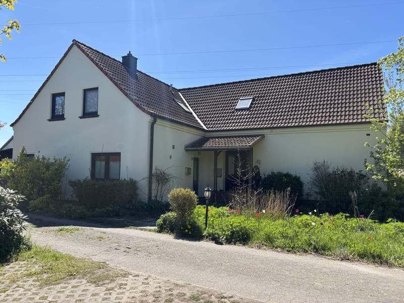 Immobilie in Schwanewede - Viel Potential - Teilvermietetes Zweifamilienhaus inkl. Baugrundstück in Schwanewede!/Faktor 16 - Bild 0