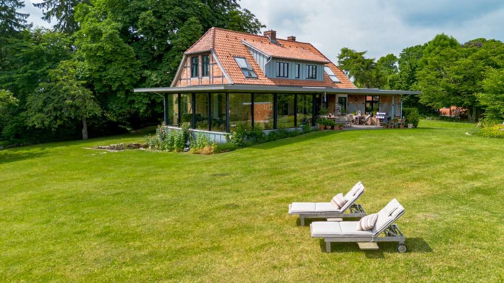 Immobilie in Panten - Exklusiver Landsitz mit Weitblick auf 2 Hektar Eigenland mit Wintergarten, Spa-Bereich und Baupot... - Bild 0