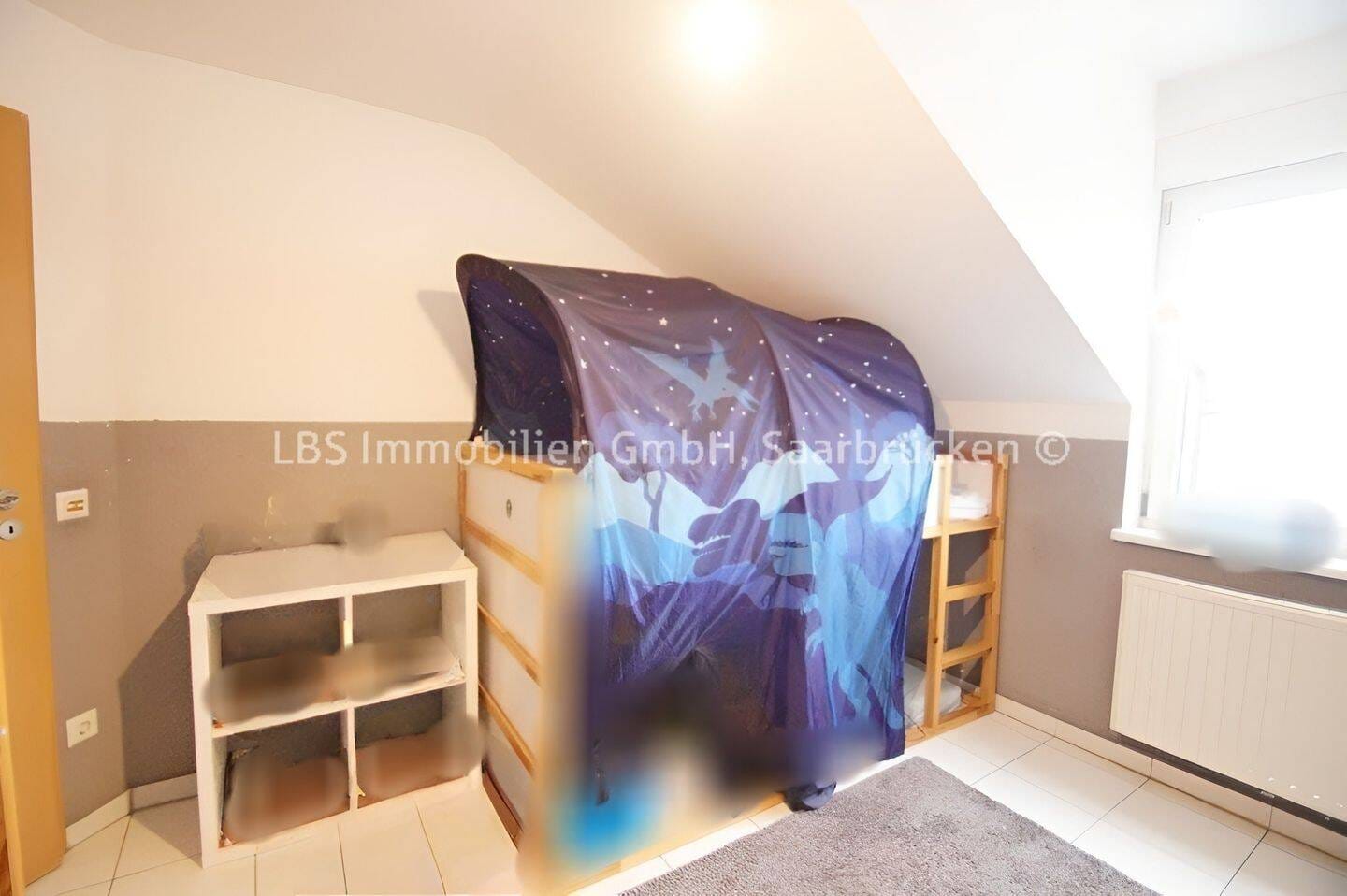 Immobilie in Wadgassen - Gepflegtes Mehrfamilienhaus mit Gewerbe - attraktive Kapitalanlage - Bild 3