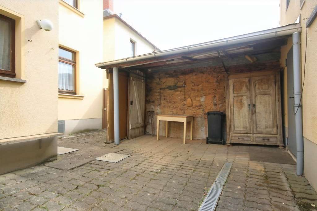 Immobilie in Zeulenroda-Triebes - Ruhig gelegenes, massiv gebautes Reihenendhaus mit Garten und Innenhof - Bild 2