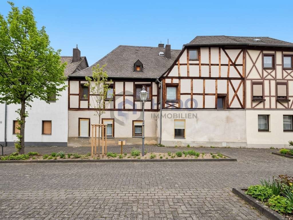 Immobilie in Rhens - Faktor 14 | 29.880 € Jahresmiete | 4 Wohneinheiten | Entwicklungspotenzial - Bild 0