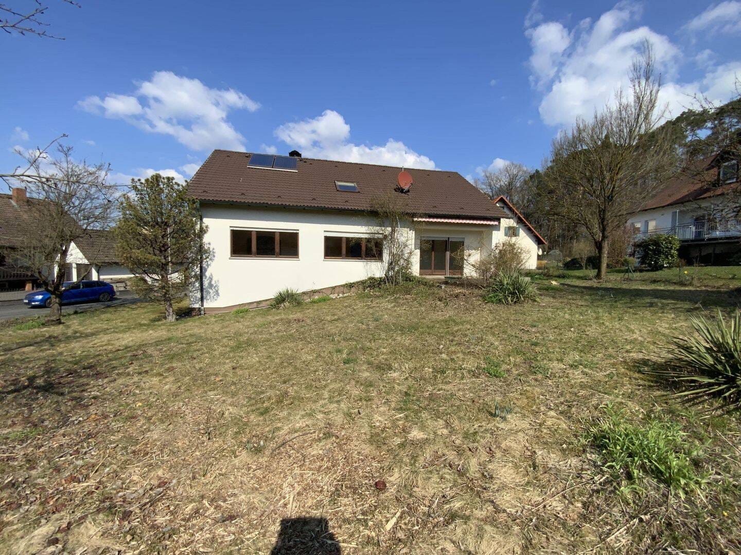 Immobilie in Hallerndorf - Viel Raum zum Leben: Einfamilienhaus mit großzügigem Grundstück - Bild 4