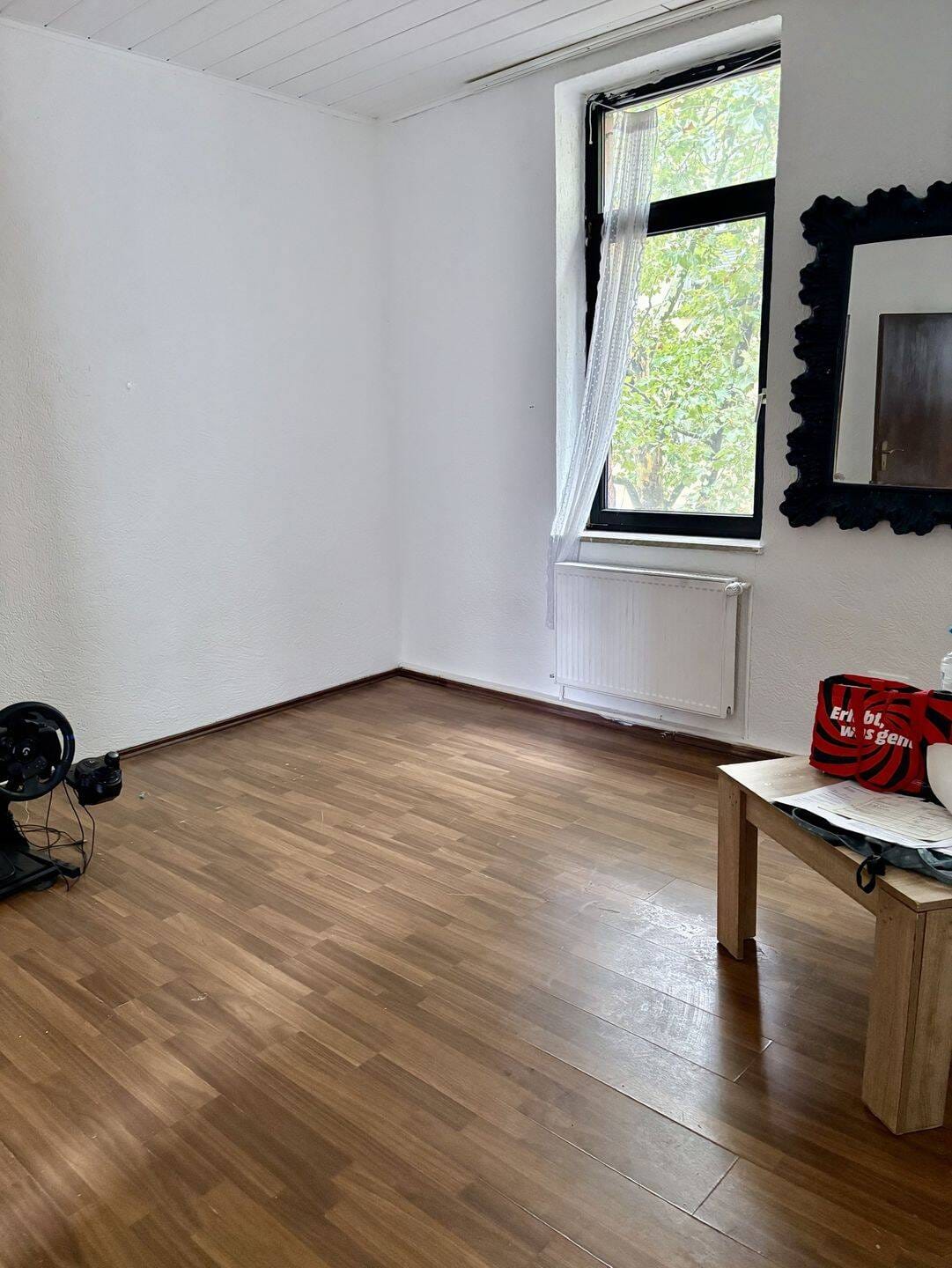 Immobilie in Ludwigshafen am Rhein - Sanierungsbedürftige 2-Zimmerwohnung in zentraler Lage mit guter Anbindung - Bild 2