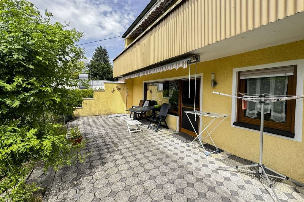 Immobilie in Altdorf bei Nürnberg - Mehrfamilienhaus mit drei vermieteten Einheiten – Solide Kapitalanlage mit Entwicklungspotenzial - Bild 1