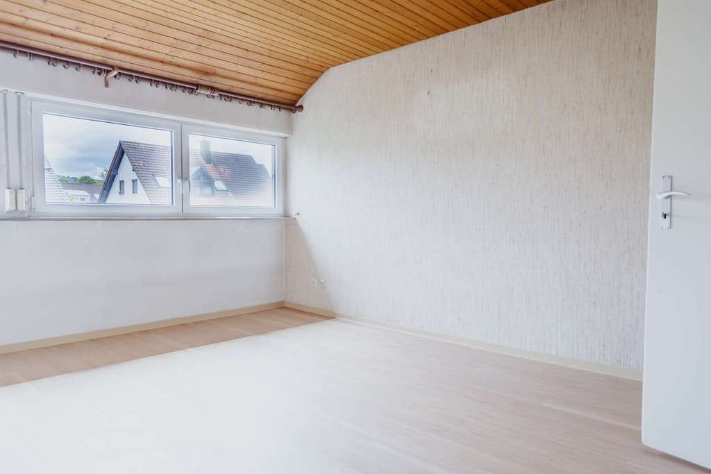 Immobilie in Leinfelden-Echterdingen - Helle Wohnung mit Balkon & Hobbyraum in ruhiger Lage in Leinfelden-Echterdingen - Bild 4