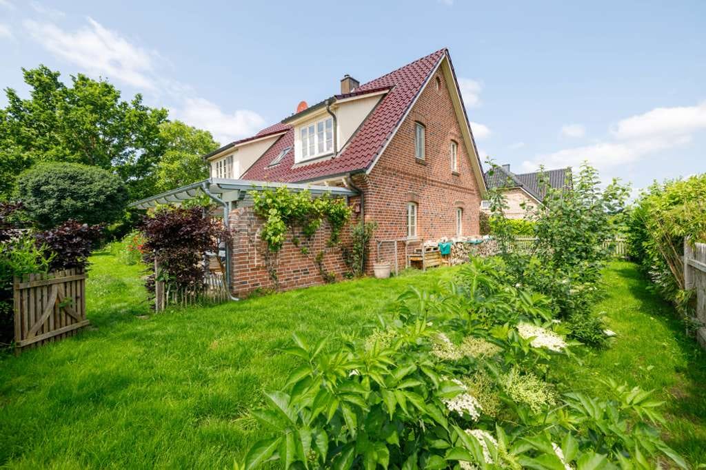 Immobilie in Todesfelde - Charmantes Einfamilienhaus im Landhausstil in Feldrandlage - Bild 3