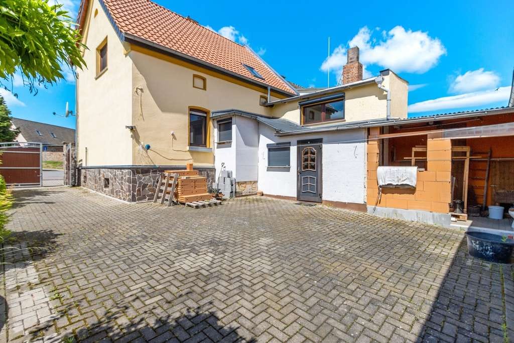 Immobilie in Wettin-Löbejün - Sie mögen es ruhig und wollen auf´s Land?
Einfamilienhaus in Priester- Wettin-Löbejün- bezugsbereit - Bild 2