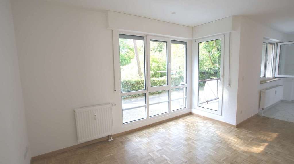 Immobilie in Schöneiche bei Berlin - Bezugsfreie 1,5 Zimmer-Wohnung mit Balkon in schöner Ortslage, Stellplatz inklusive! - Bild 4