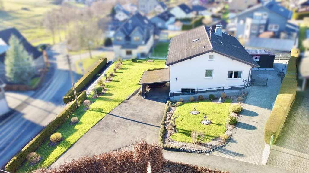 Immobilie in Kausen - **Charmantes Einfamilienhaus mit großzügiger und gepflegter Gartenanlage in Kausen** - Bild 4
