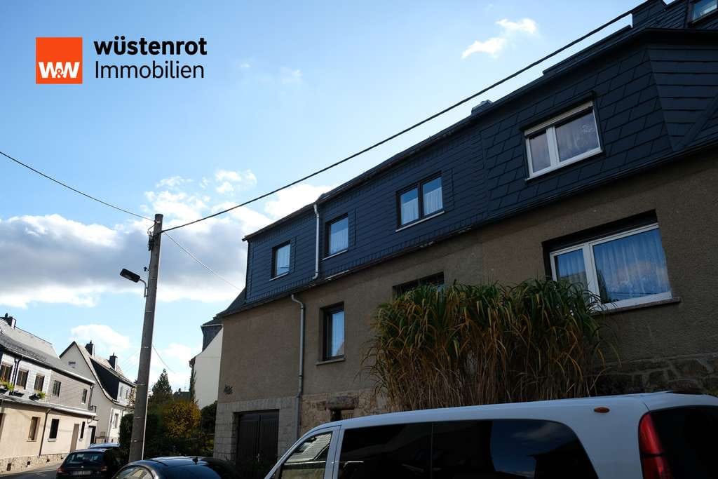 Immobilie in Lauter-Bernsbach - Charmante DHH in Bernsbach mit ca. 150 m² Wohnfläche, Nebengebäuden & herrlichem Weitblick - Bild 1