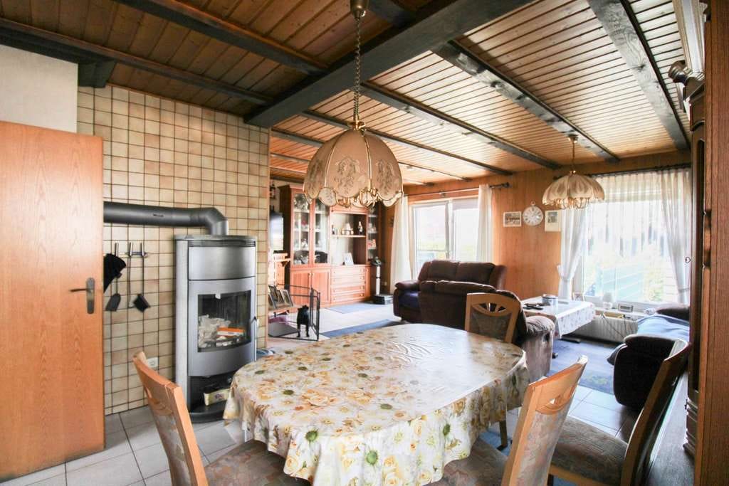 Immobilie in Osloß - Attraktives Ein- bis Zweifamilienhaus dank Einliegerwohnung - Bild 2