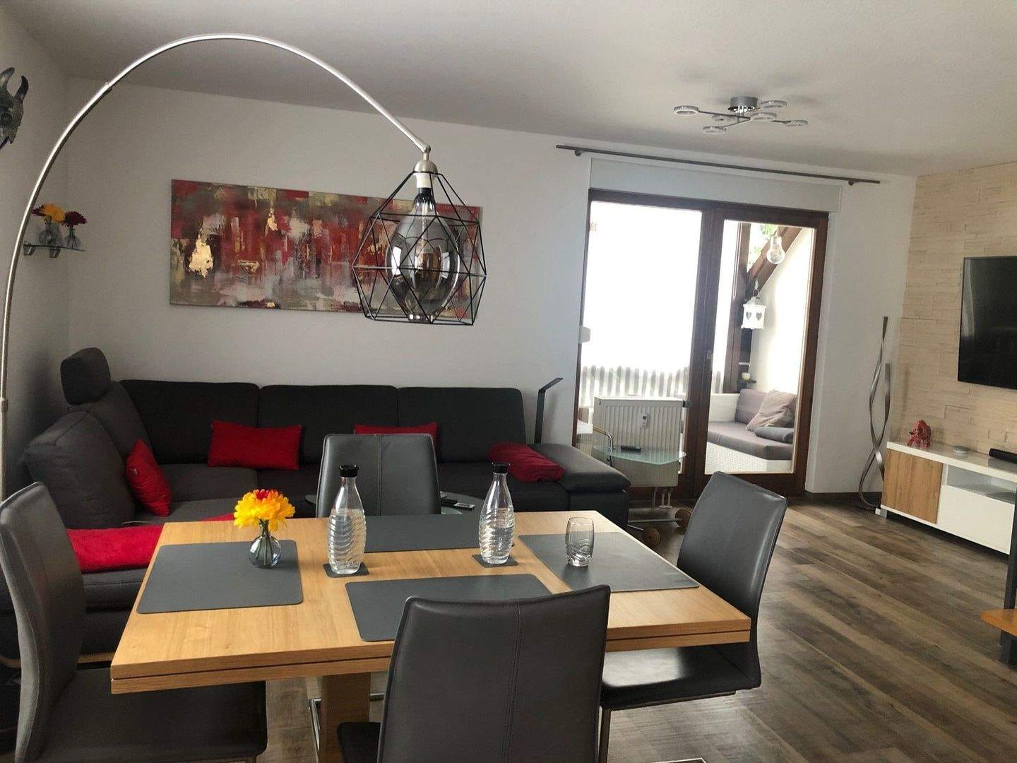 Immobilie in Leinburg - TOP-Maisonette Wohnung mit EBK und überd. Balkon _ PROVISIONSFREI - Bild 2