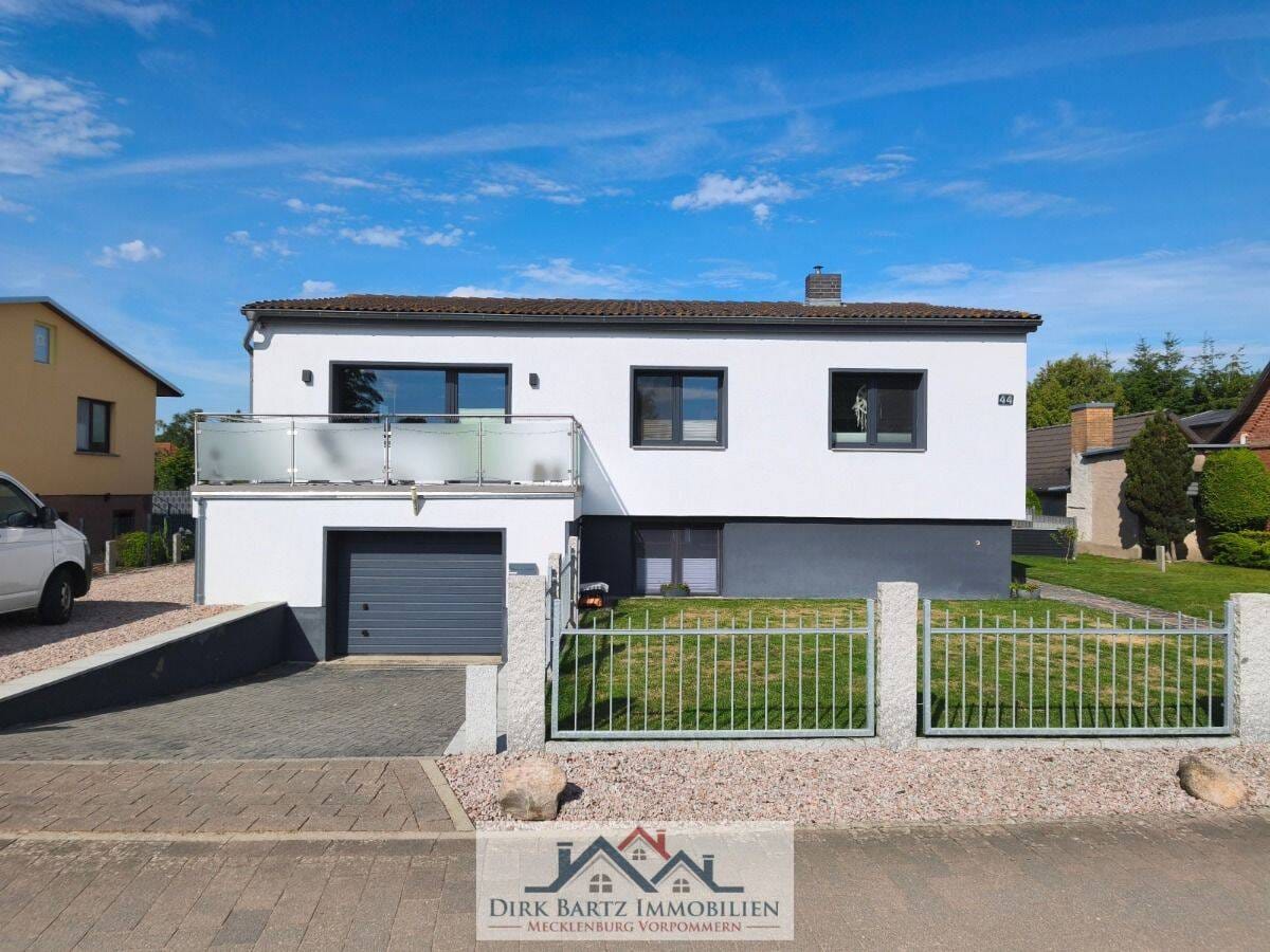 Immobilie in Verchen - Einmalig! Bungalow in Verchen mit Seeblick - Bild 0