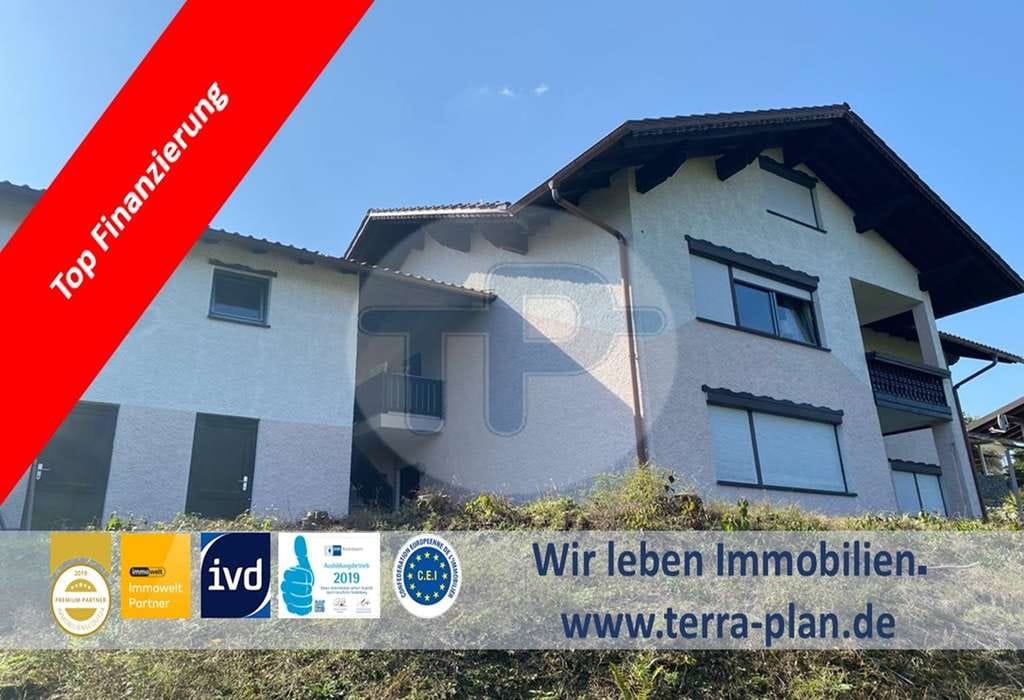 Immobilie in Thurmansbang - AUSSICHTSREICHES EINFAMILIENHAUS
MIT EINLIEGERWOHNUNG
 - Bild 0