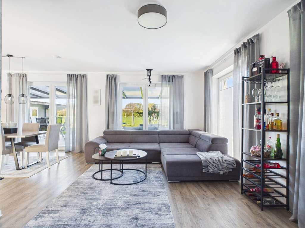 Immobilie in Ostercappeln - Modernes Einfamilienhaus in familienfreundlicher Lage mit Garten & Doppelgarage - Bild 3