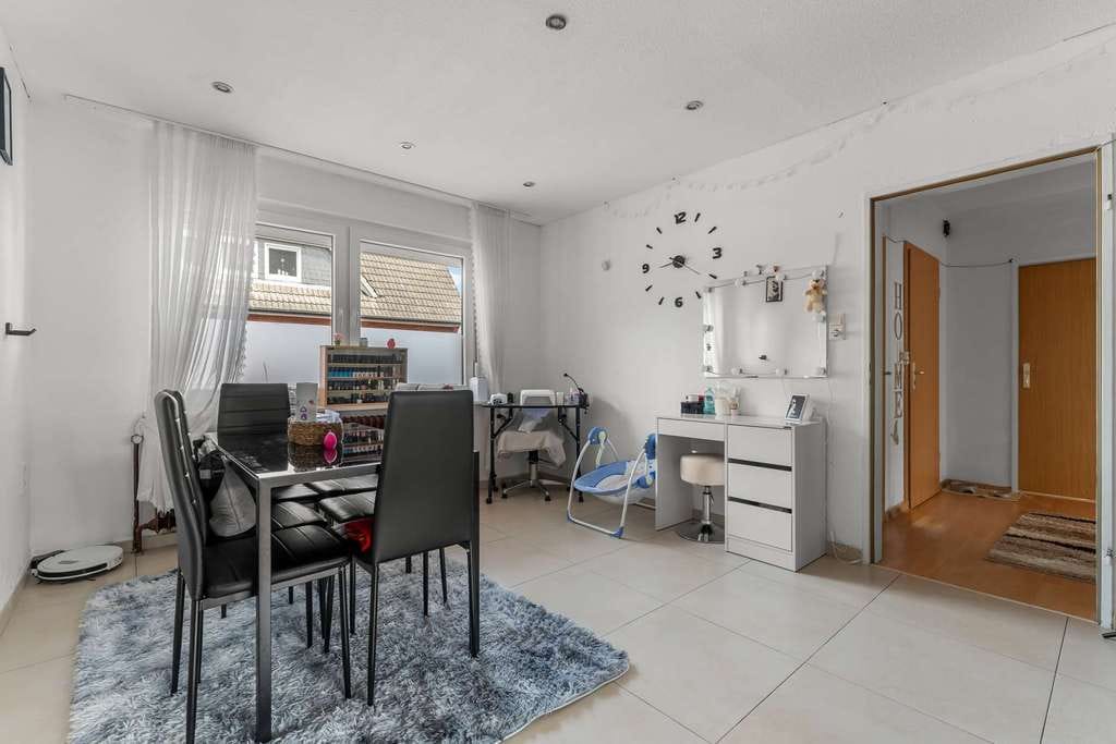 Immobilie in Garrel - Modernisiertes Zweifamilienhaus in Sackgassenlage am Feldrand von Garrel! - Bild 2
